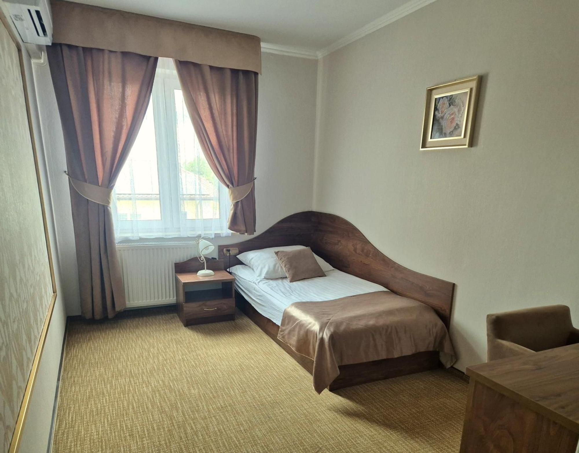 Dworek Nad Stawem & Laznia Piwna Ostrow Mazowiecka Exterior photo